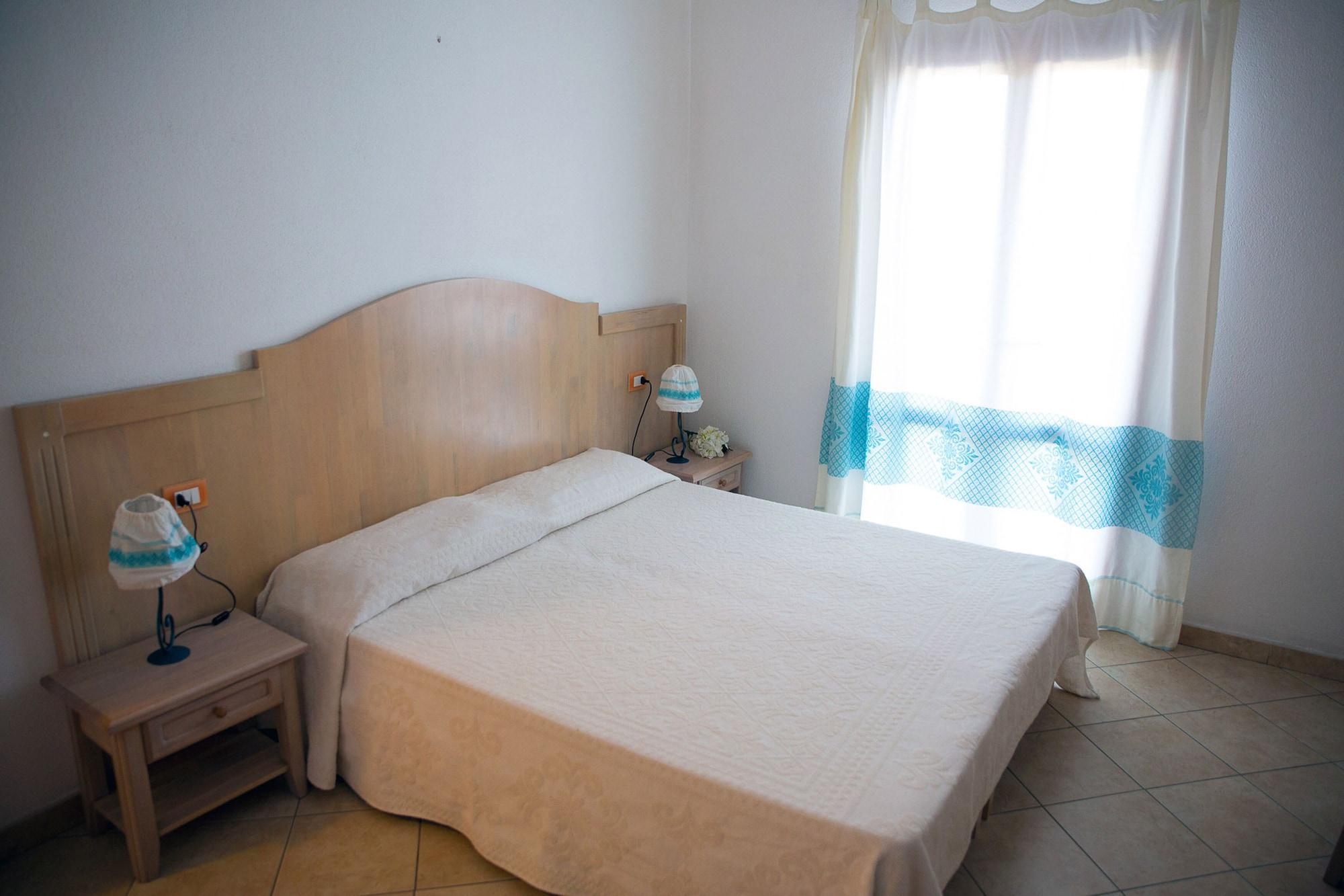 Residence Corte Dei Venti Budoni Exteriör bild
